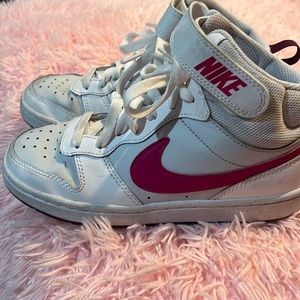 Girls 3.5 high top Nike sneakers